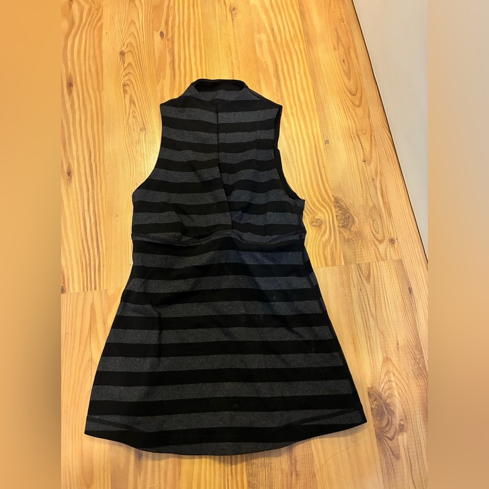 Lululemon V Neck Sleeveless Black and Charcoal top